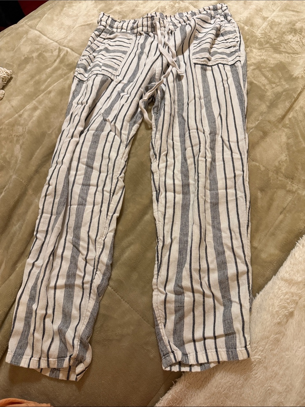 Vince Camuto White & Black Striped Drawstring Pants